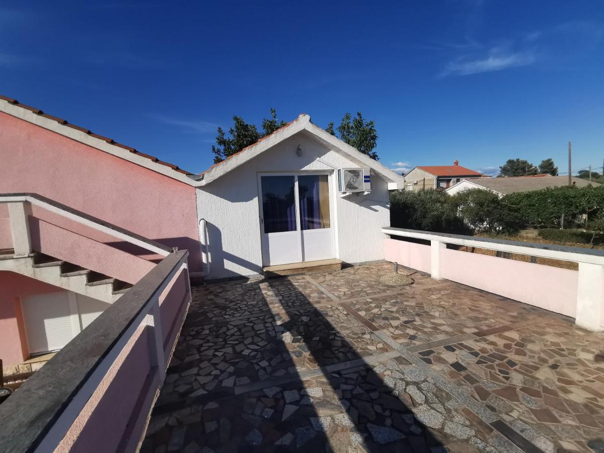 Guest House With Pool Ante فرسي المظهر الخارجي الصورة