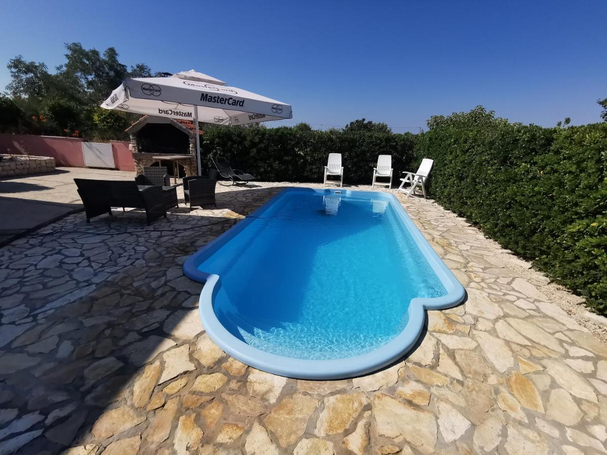 Guest House With Pool Ante فرسي المظهر الخارجي الصورة