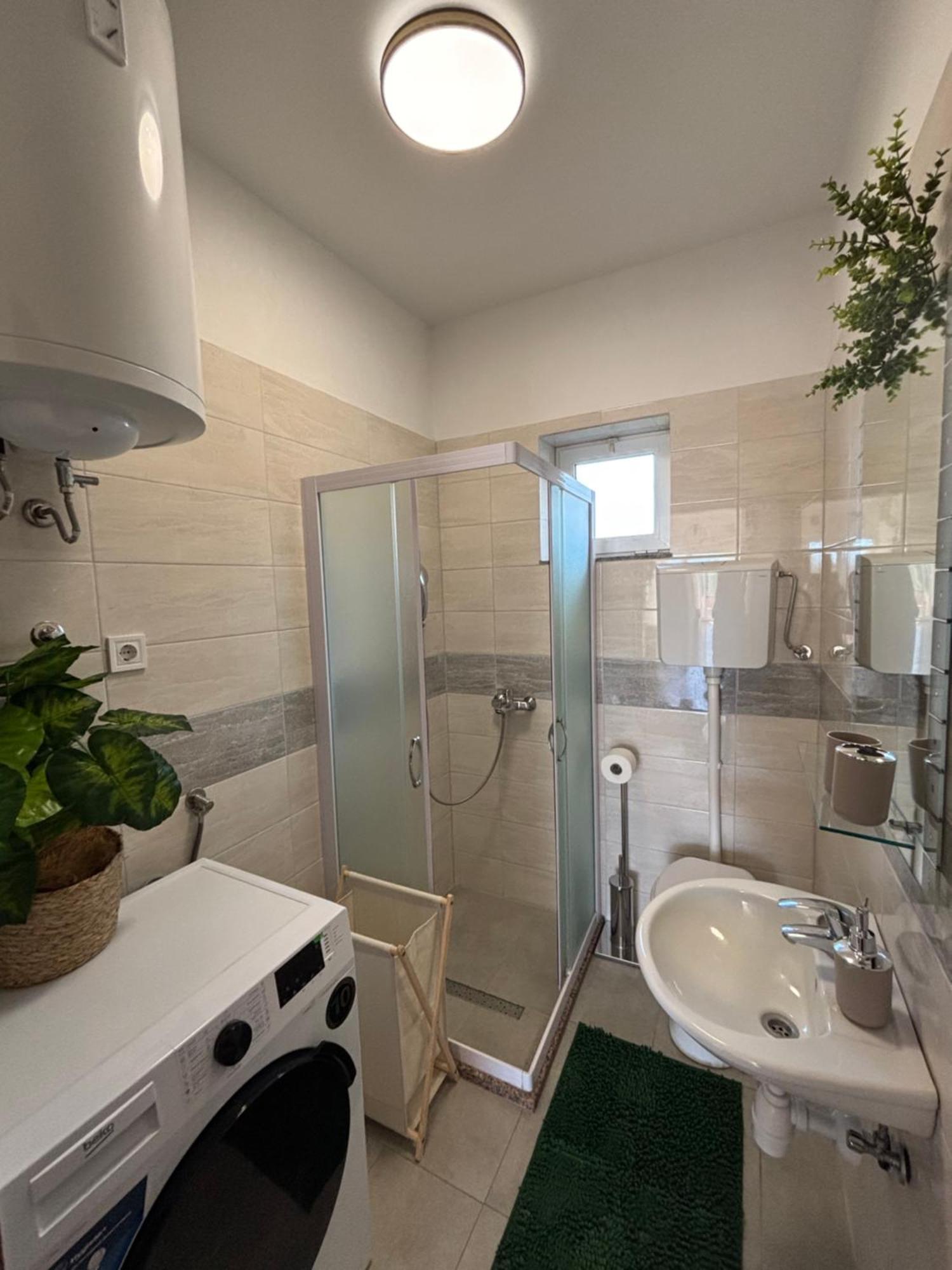 Guest House With Pool Ante فرسي المظهر الخارجي الصورة