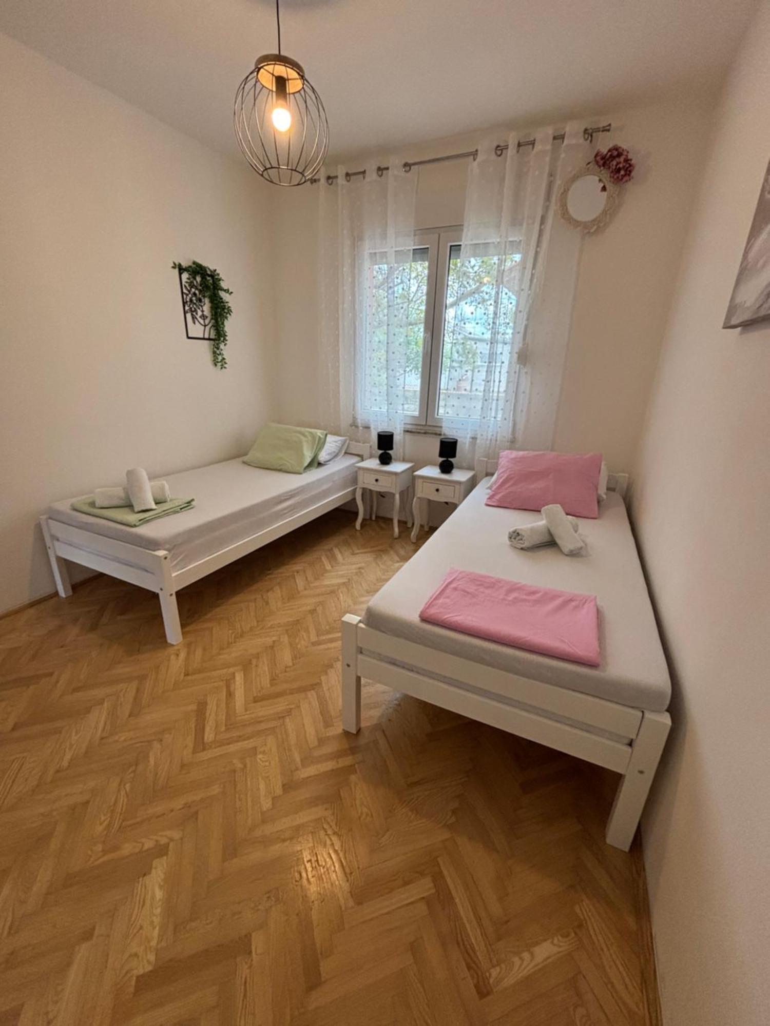 Guest House With Pool Ante فرسي المظهر الخارجي الصورة