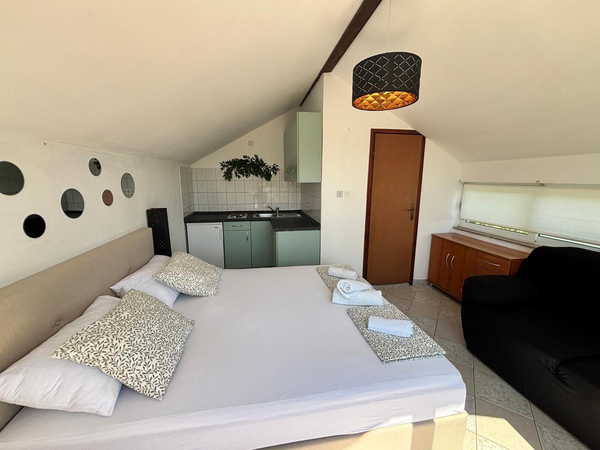 Guest House With Pool Ante فرسي المظهر الخارجي الصورة